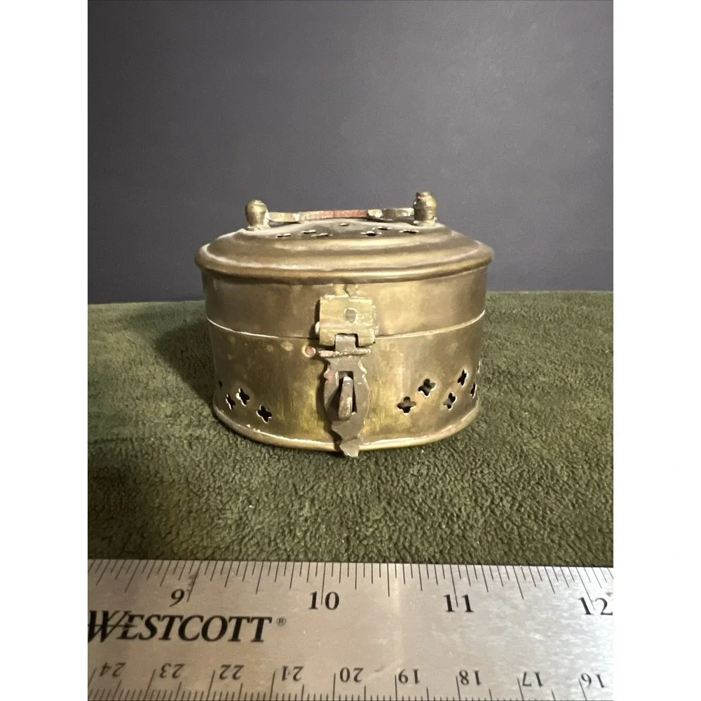 Vintage‎ Brass Pierced Oval Trinket/Cricket Box Andrea By Sadek Japan (1914)